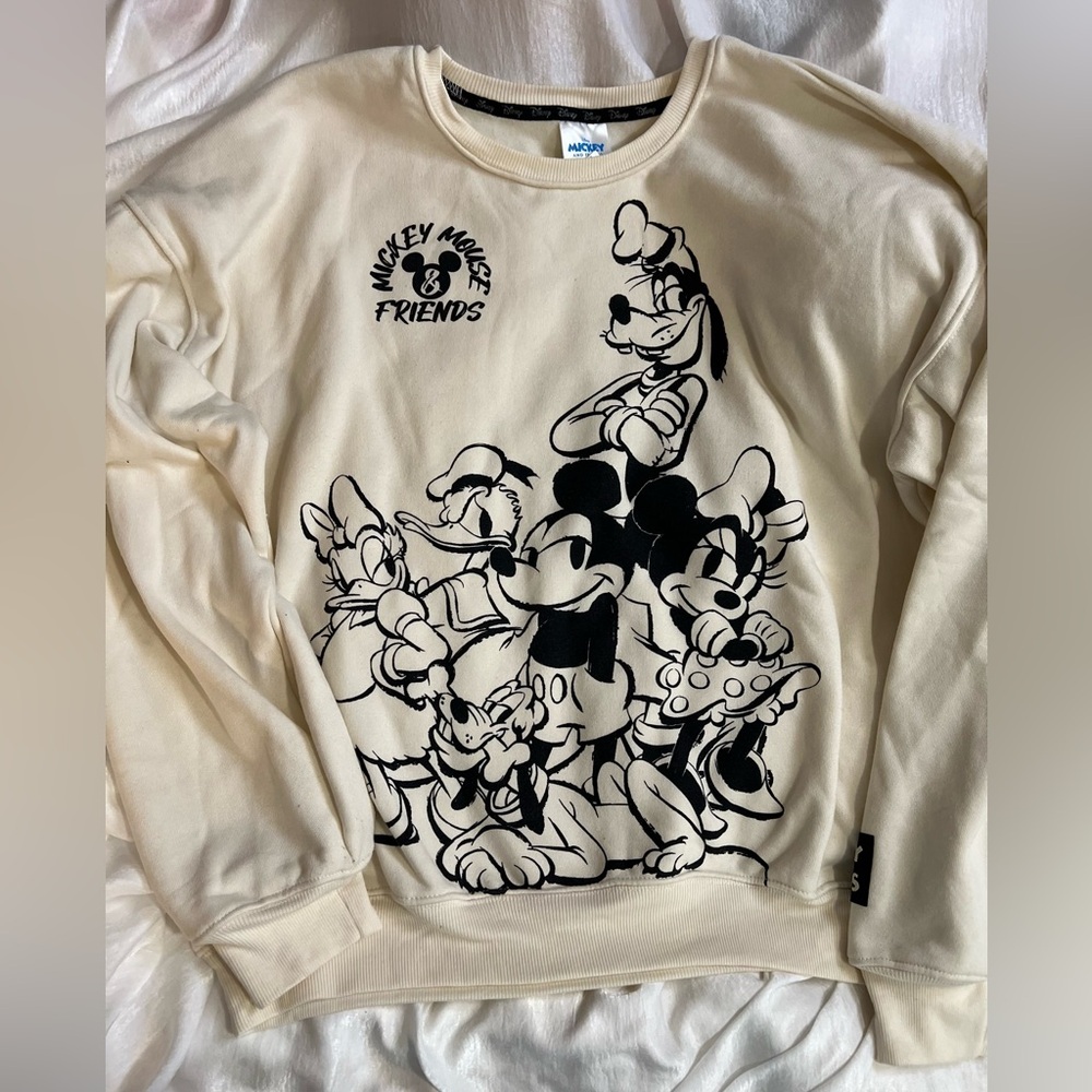 NWOT Mickey and Friends sweatshirt XL